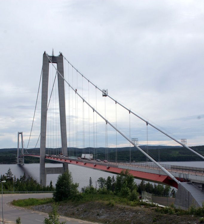 1024px-Hoga_kustenbron_Sweden.jpg