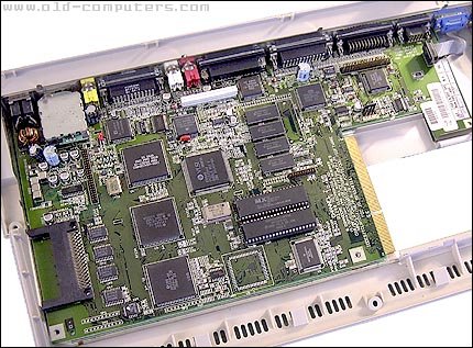 Commodore_Amiga1200_MotherBoard_1.jpg