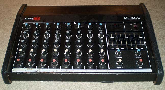 sunn8200-front.jpg