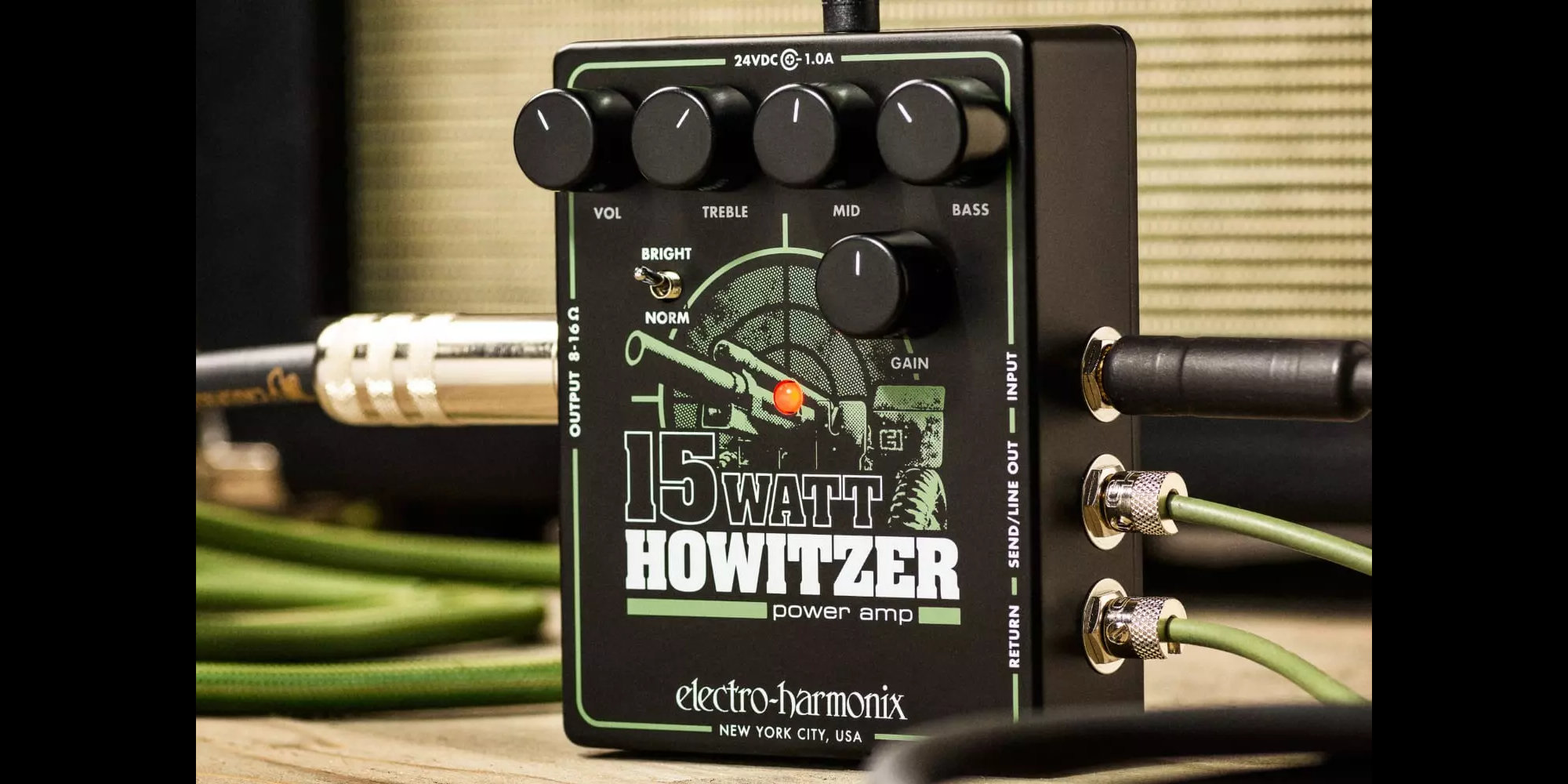 Mer information om "Electro-Harmonix releases the new 15 watt Howitzer Guitar Preamp/Amp"