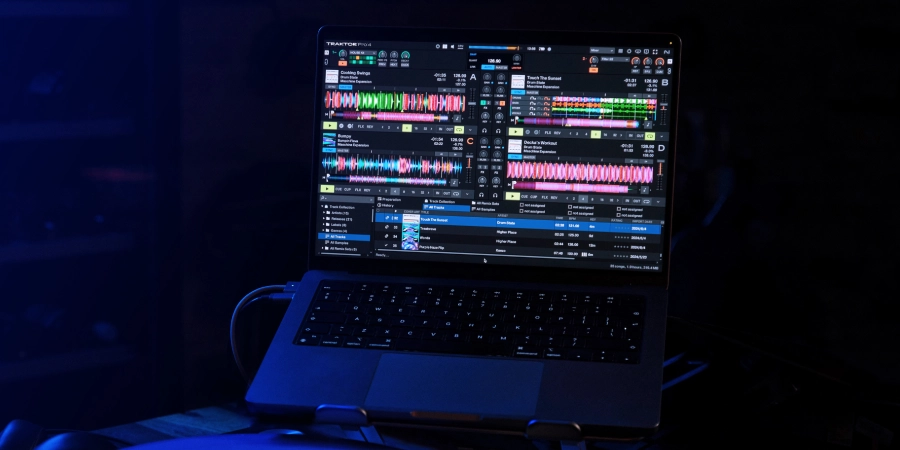 Mer information om "Native Instruments Announces Traktor Pro 4 DJ Software"